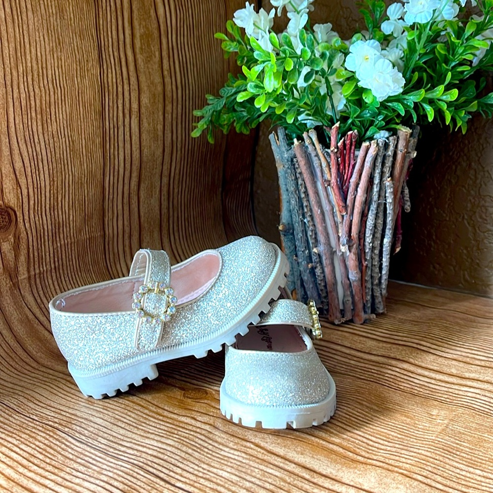 Gold glittery shoes, size 6